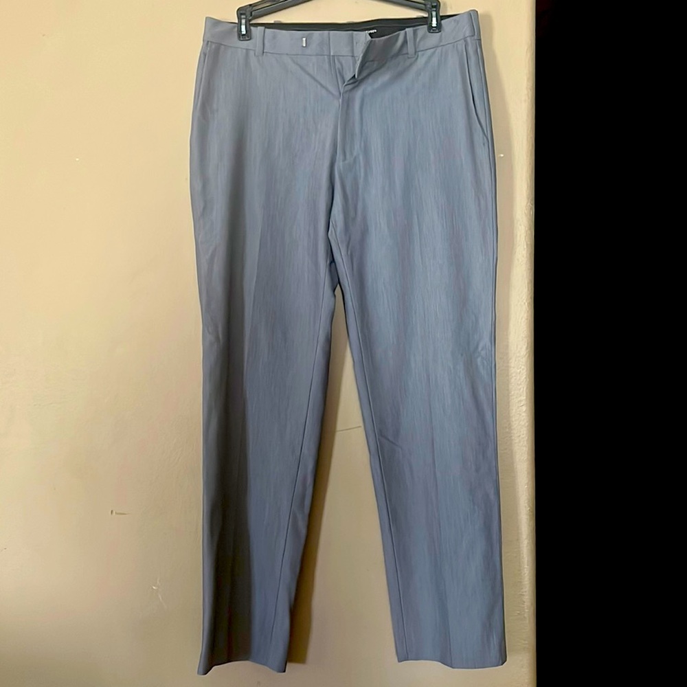 Mens Van Heusen dress pants 30x30 straight fit